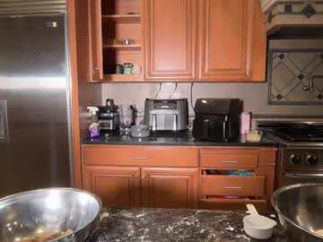 lunarose17's chat room