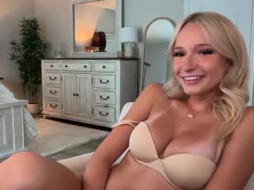 roxyrain2736's chat room