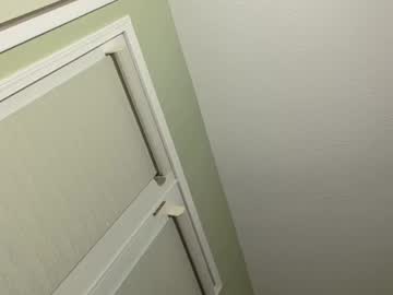 ellalowe's chat room