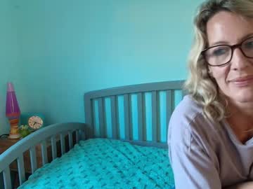 sunniemilf's chat room