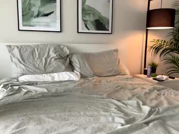 lilpinkbean's chat room