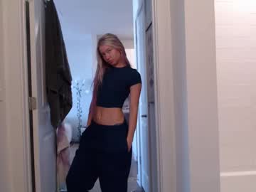 lilyyymonroee's chat room