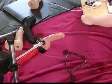 juliannmilfnextdoor's chat room