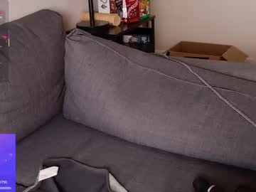 strawberryyfoxie's chat room