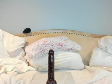 eatmygingersnapps's chat room