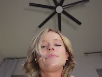 taylor_love_303's chat room