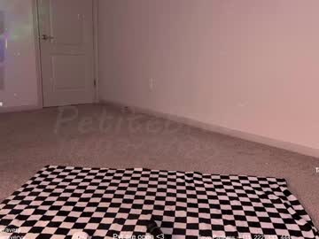 petitebrat's chat room