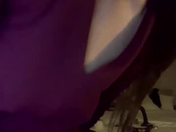 laineylifts's chat room