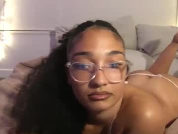 rosalinatoosexy's chat room