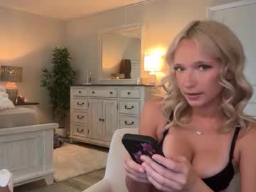 roxyrain2736's chat room