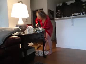 hotblondemilf1962's chat room