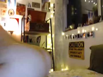 cypresskneez's chat room