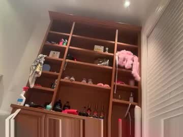 lunarose17's chat room