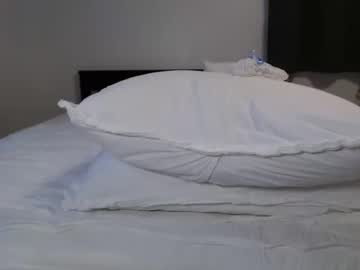 ellalowe's chat room