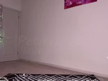 petitebrat's chat room