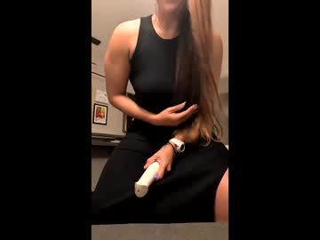 laineylifts's chat room