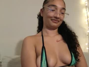 rosalinatoosexy's chat room