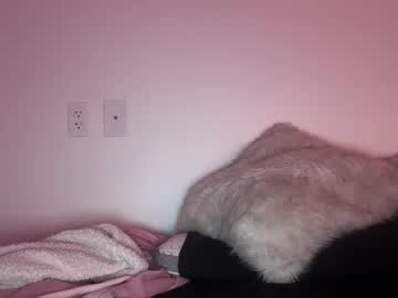 aviellaa's chat room