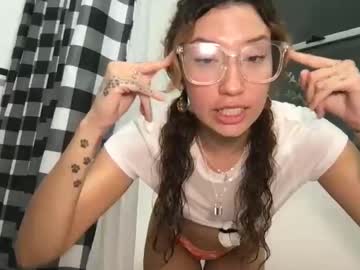 ursweetestlilly's chat room