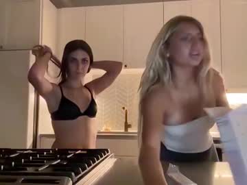 lauramaexo's chat room