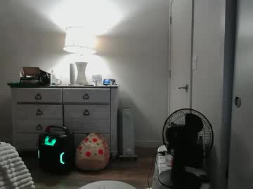 esoterickitten777's chat room