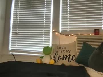 ursweetestlilly's chat room