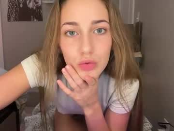 sweetgirlzara's chat room