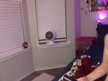 elliee81's chat room