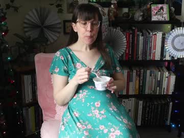 ellynaomi's chat room