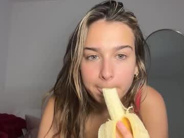 elenahere4u's chat room