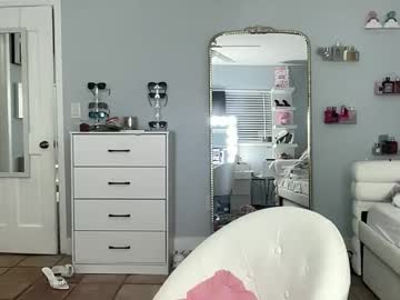 perfecttalldoll's chat room