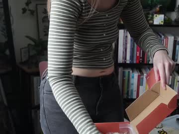 ellynaomi's chat room