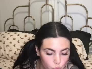 stacywithuu's chat room