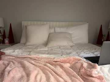 ellebby7's chat room