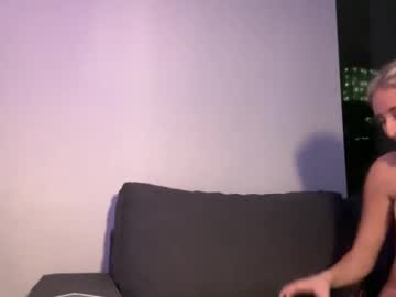 lightbluepufferfish's chat room