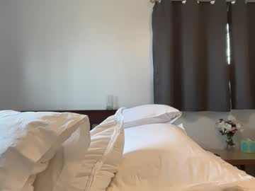 ellalowe's chat room