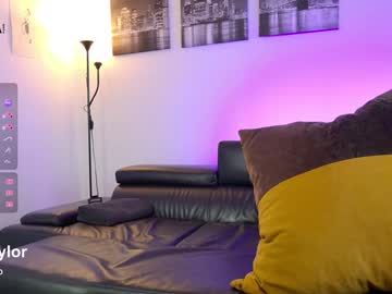 _taylormoon's chat room