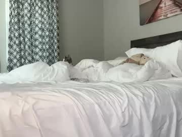 ellalowe's chat room