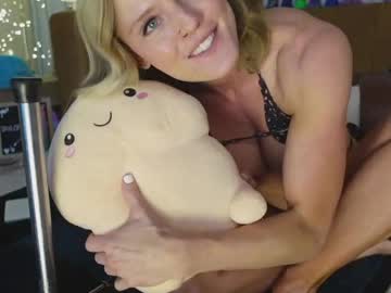 taylor_love_303's chat room