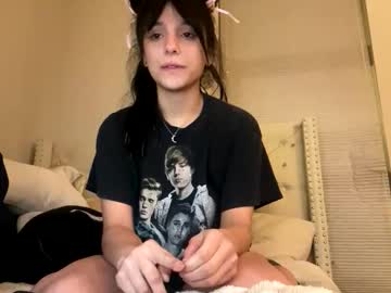 esoterickitten777's chat room