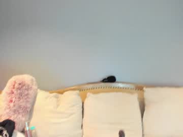 eatmygingersnapps's chat room