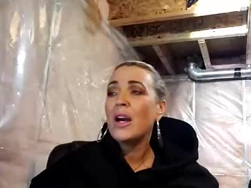 coupleoffantastics's chat room