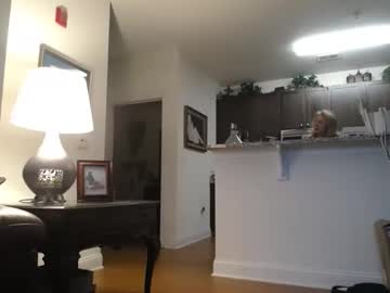 hotblondemilf1962's chat room