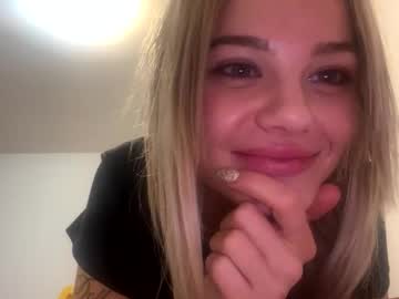 britneycherry08's chat room