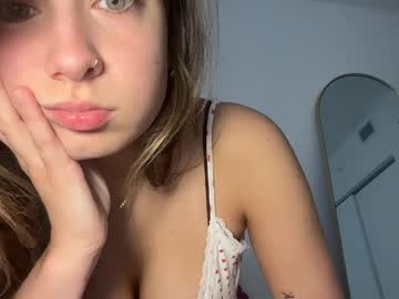 elenahere4u's chat room