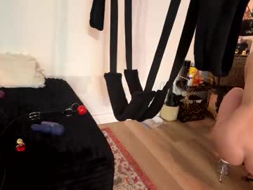 lolaandthegun's chat room