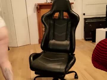 clover_tully's chat room