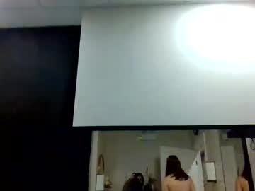 talia_swan24's chat room