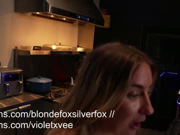 blondefoxsilverfox's chat room