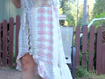 shy_college_girl's chat room